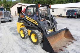 2013 NEW HOLLAND L218