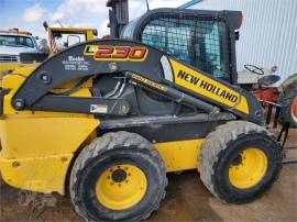 2015 NEW HOLLAND L230