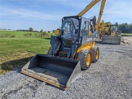 2017 DEERE 324E