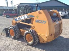 2011 CASE SR220