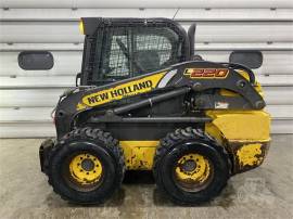 2014 NEW HOLLAND L220