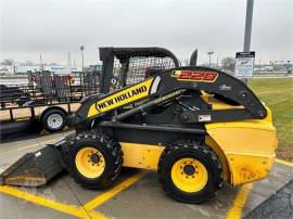 2016 NEW HOLLAND L228