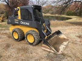 2017 DEERE 324E