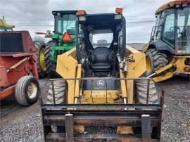 2005 DEERE 325