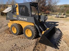 2017 DEERE 320E