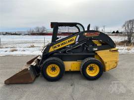 2011 NEW HOLLAND L225