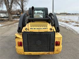 2011 NEW HOLLAND L225