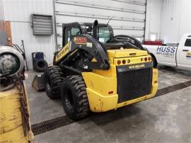 NEW HOLLAND L228