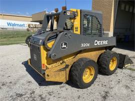 2017 DEERE 320E