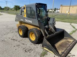 2017 DEERE 320E