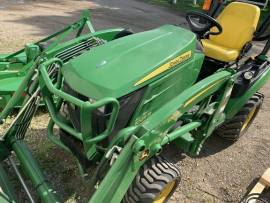 2014 John Deere 1025R