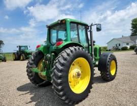 2005 John Deere 7220