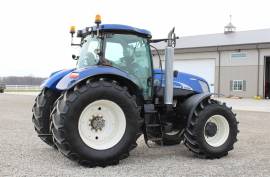 2010 New Holland T7070