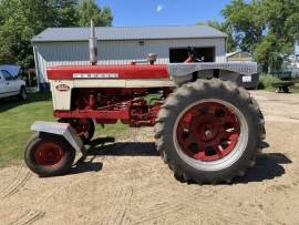 International Harvester 560