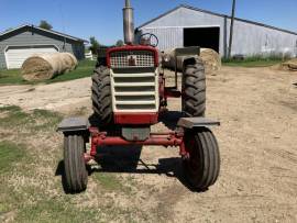 International Harvester 560