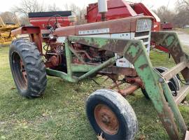 International Harvester 560