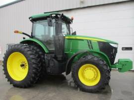 2017 John Deere 7210R