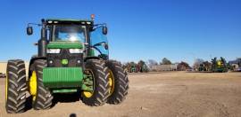 2017 John Deere 8370R