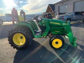 2017 John Deere 3032E