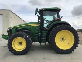 2021 John Deere 8R 230