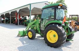 2017 John Deere 4052R