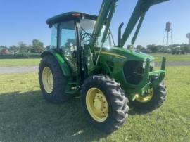 2011 John Deere 5105M