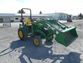 2020 John Deere 3033R