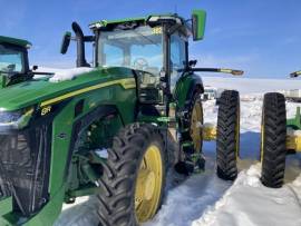 2021 John Deere 8R 230