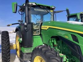 2021 John Deere 8R 230