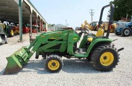 2000 John Deere 4200