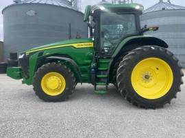 2020 John Deere 8R 230