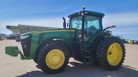 2015 John Deere 8270R