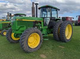 1990 John Deere 4555