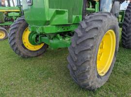 1990 John Deere 4555