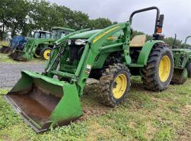 John Deere 4105