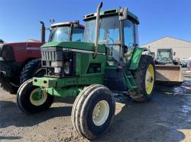 John Deere 7410