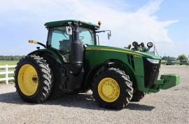 2018 John Deere 8245R