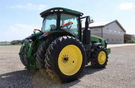 2018 John Deere 8245R