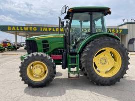 2009 John Deere 6130D