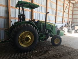 2017 John Deere 5100M