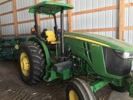 2017 John Deere 5100M