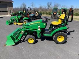 2017 John Deere 1025R