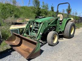 John Deere 4700