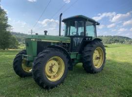 John Deere 3155