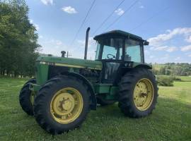 John Deere 3155