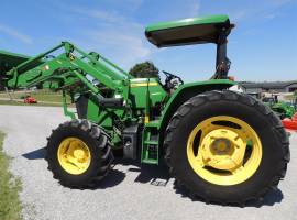 2016 John Deere 6105E