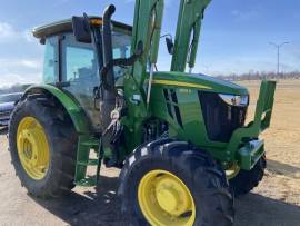 2021 John Deere 6135E