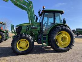 2021 John Deere 6135E