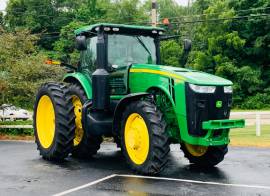 2013 John Deere 8235R