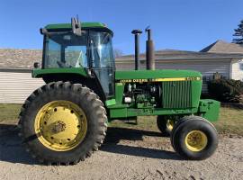 1990 John Deere 4455